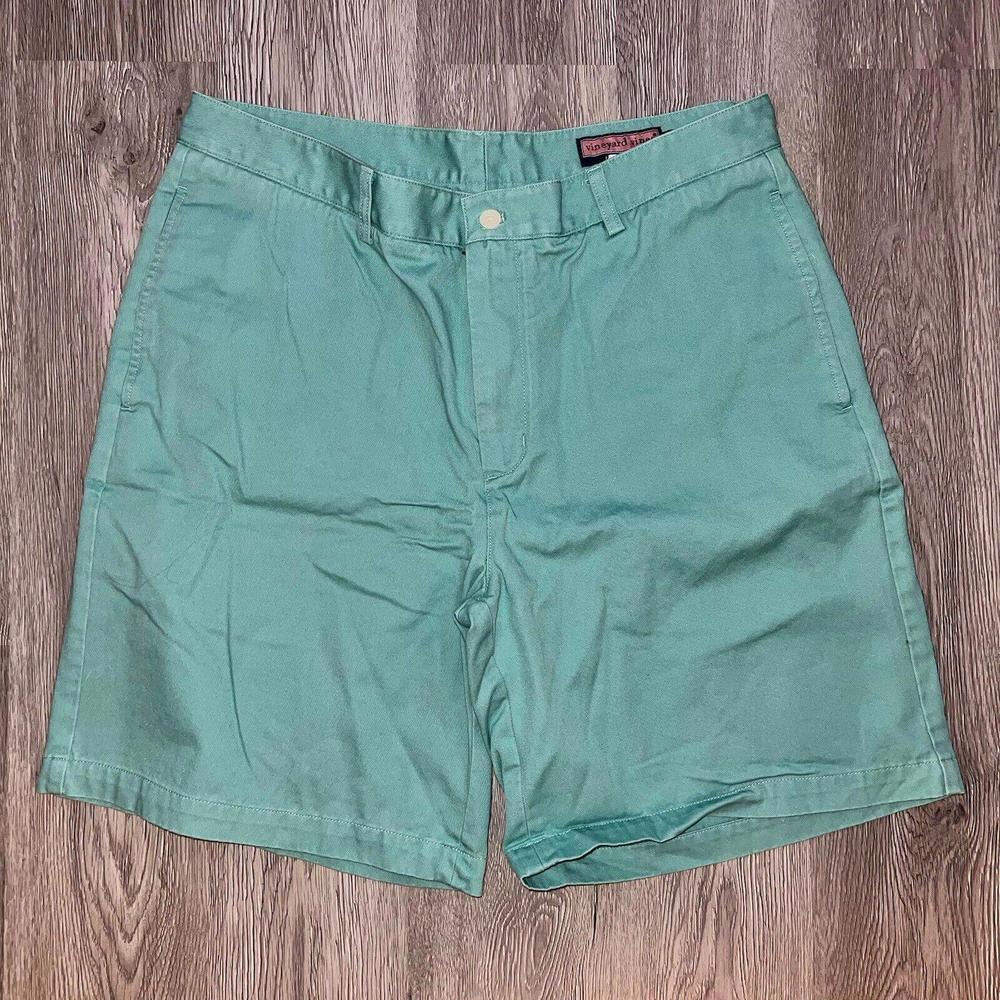 Vineyard Vines Mens Green Shorts Size 36